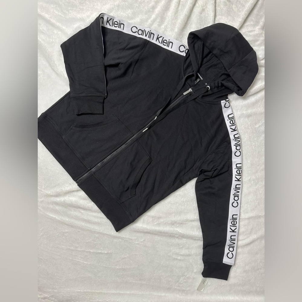 Calvin Klein women pullover’s / sweaters with hoddie.
